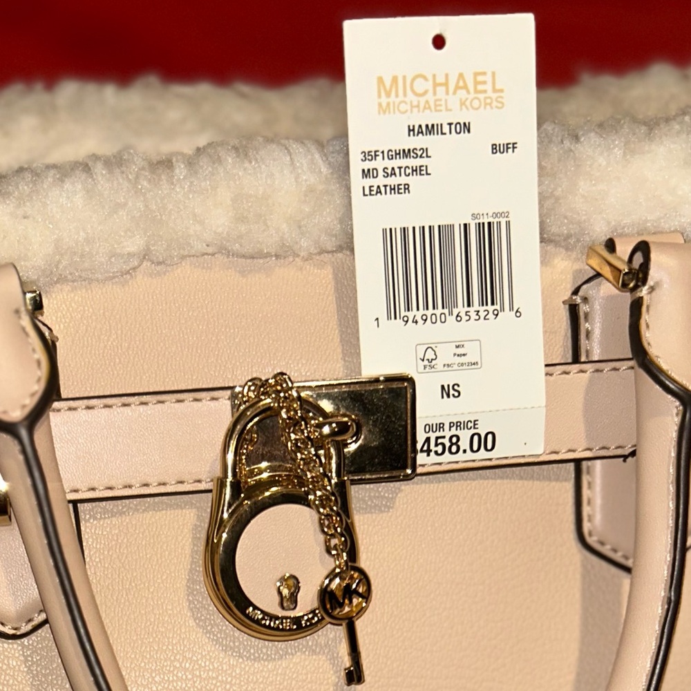 Michael Kors Leather Hamilton purse with lock and Key Gold Hardware design - Picture 6 of 11